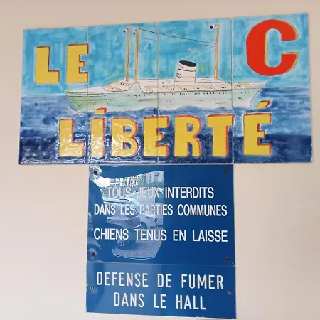 Le Liberte Et Port *